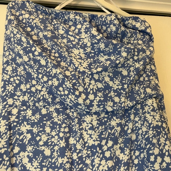 Beautiful blue dress perfect for a wedding! - Picture 8 of 8